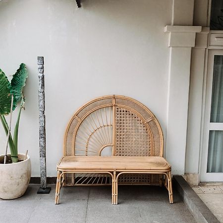 Kresna By The Sea By Kresna Hospitality Hotel เซมินยัค ภายนอก รูปภาพ