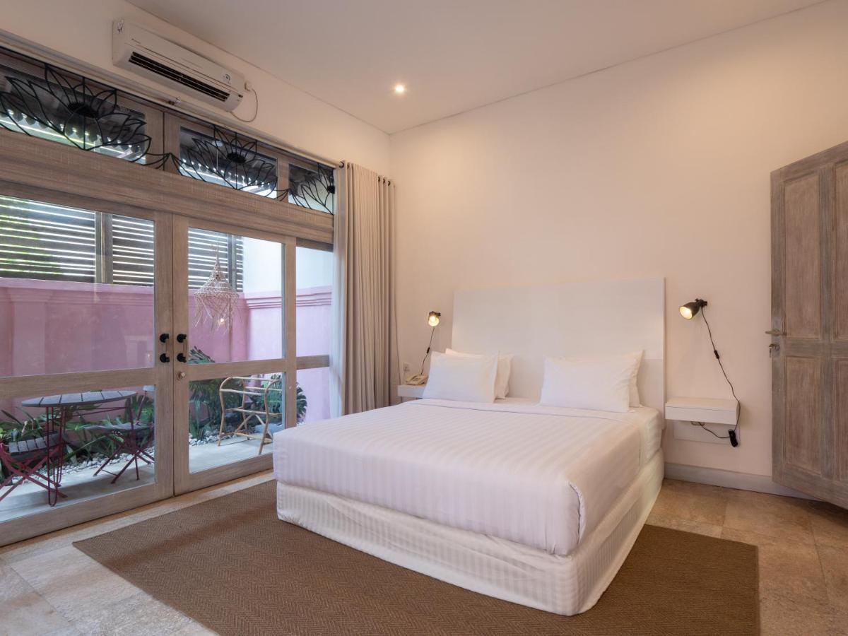 Kresna By The Sea By Kresna Hospitality Hotel เซมินยัค ภายนอก รูปภาพ