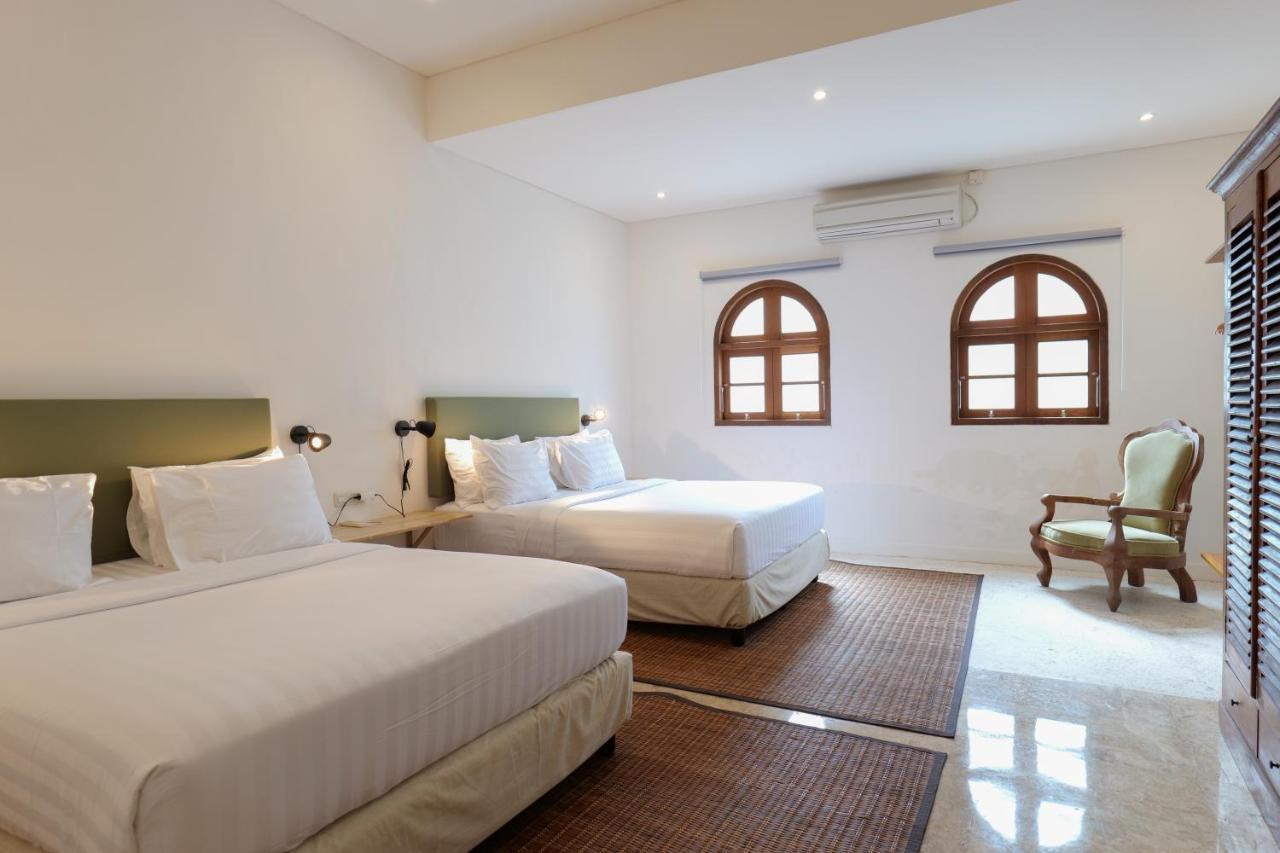 Kresna By The Sea By Kresna Hospitality Hotel เซมินยัค ภายนอก รูปภาพ