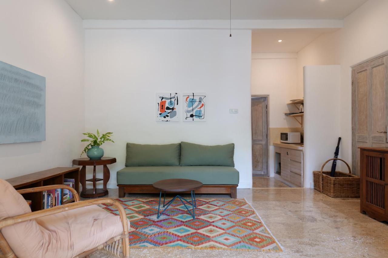 Kresna By The Sea By Kresna Hospitality Hotel เซมินยัค ภายนอก รูปภาพ