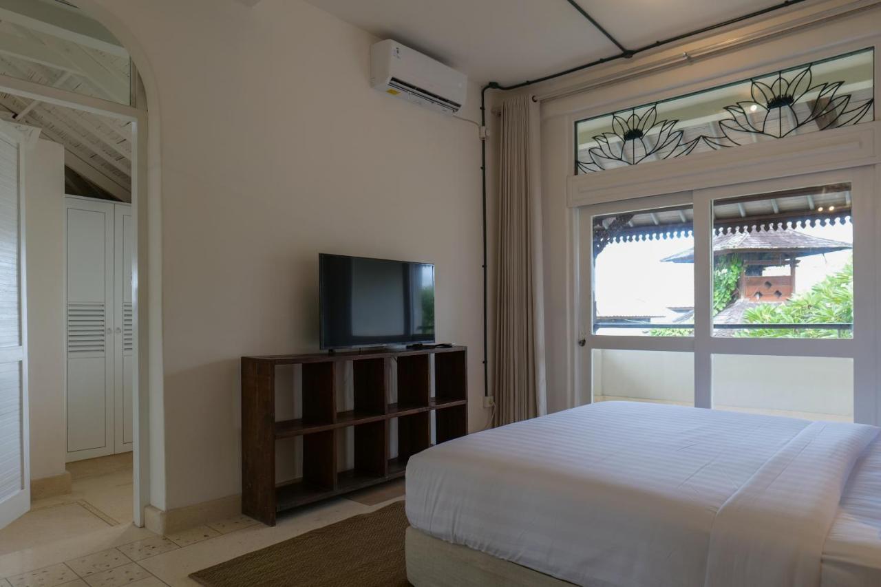 Kresna By The Sea By Kresna Hospitality Hotel เซมินยัค ภายนอก รูปภาพ