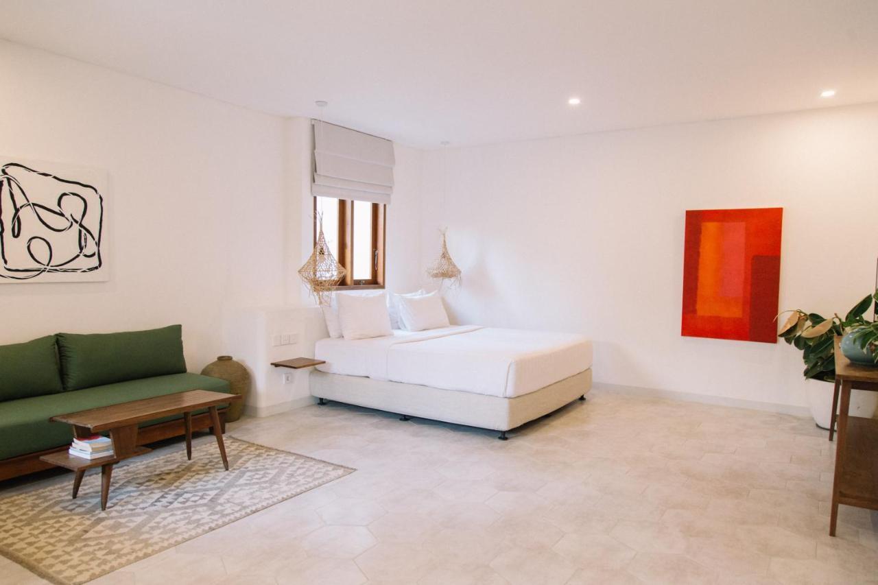 Kresna By The Sea By Kresna Hospitality Hotel เซมินยัค ภายนอก รูปภาพ