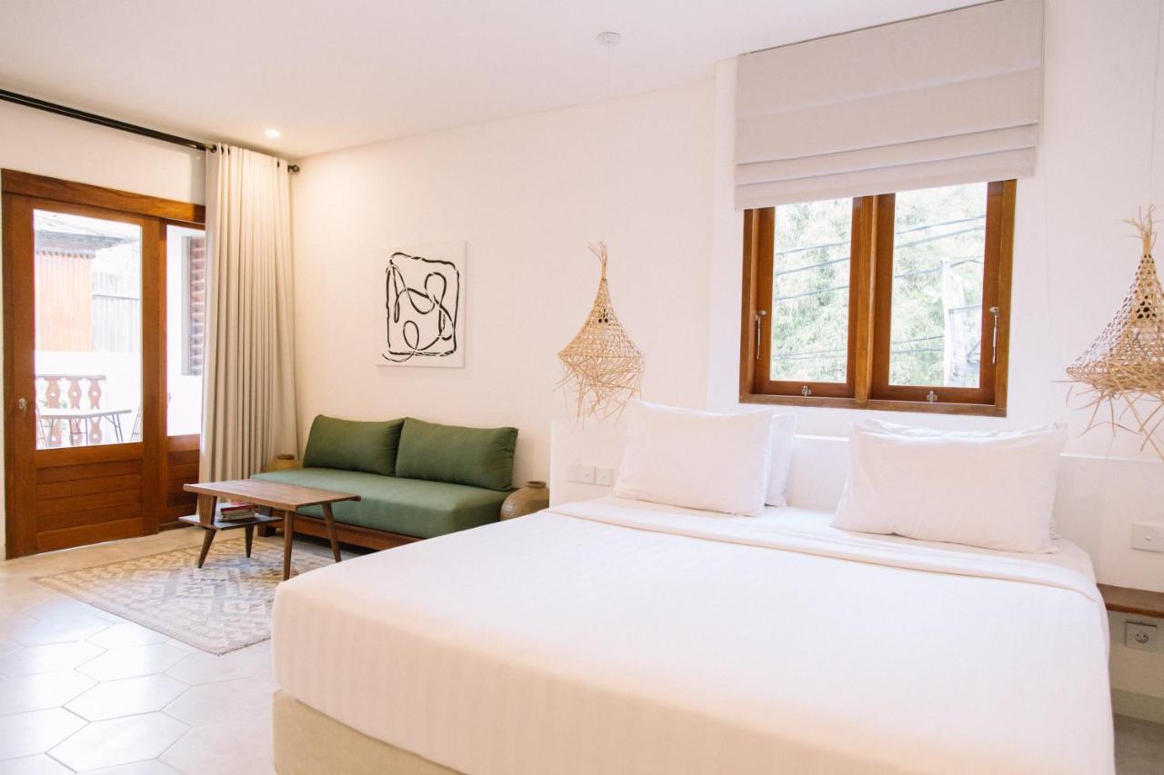 Kresna By The Sea By Kresna Hospitality Hotel เซมินยัค ภายนอก รูปภาพ