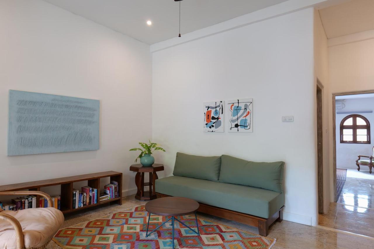 Kresna By The Sea By Kresna Hospitality Hotel เซมินยัค ภายนอก รูปภาพ
