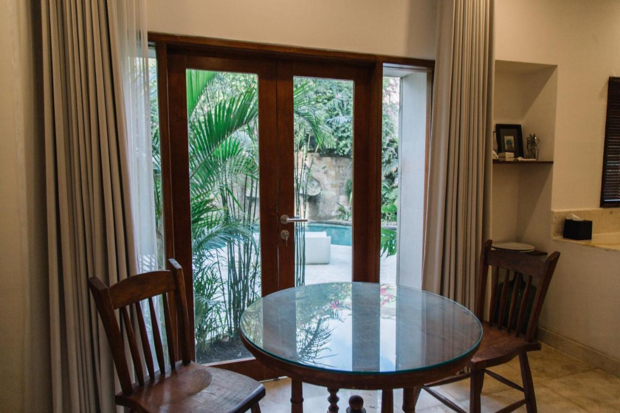 Kresna By The Sea By Kresna Hospitality Hotel เซมินยัค ภายนอก รูปภาพ