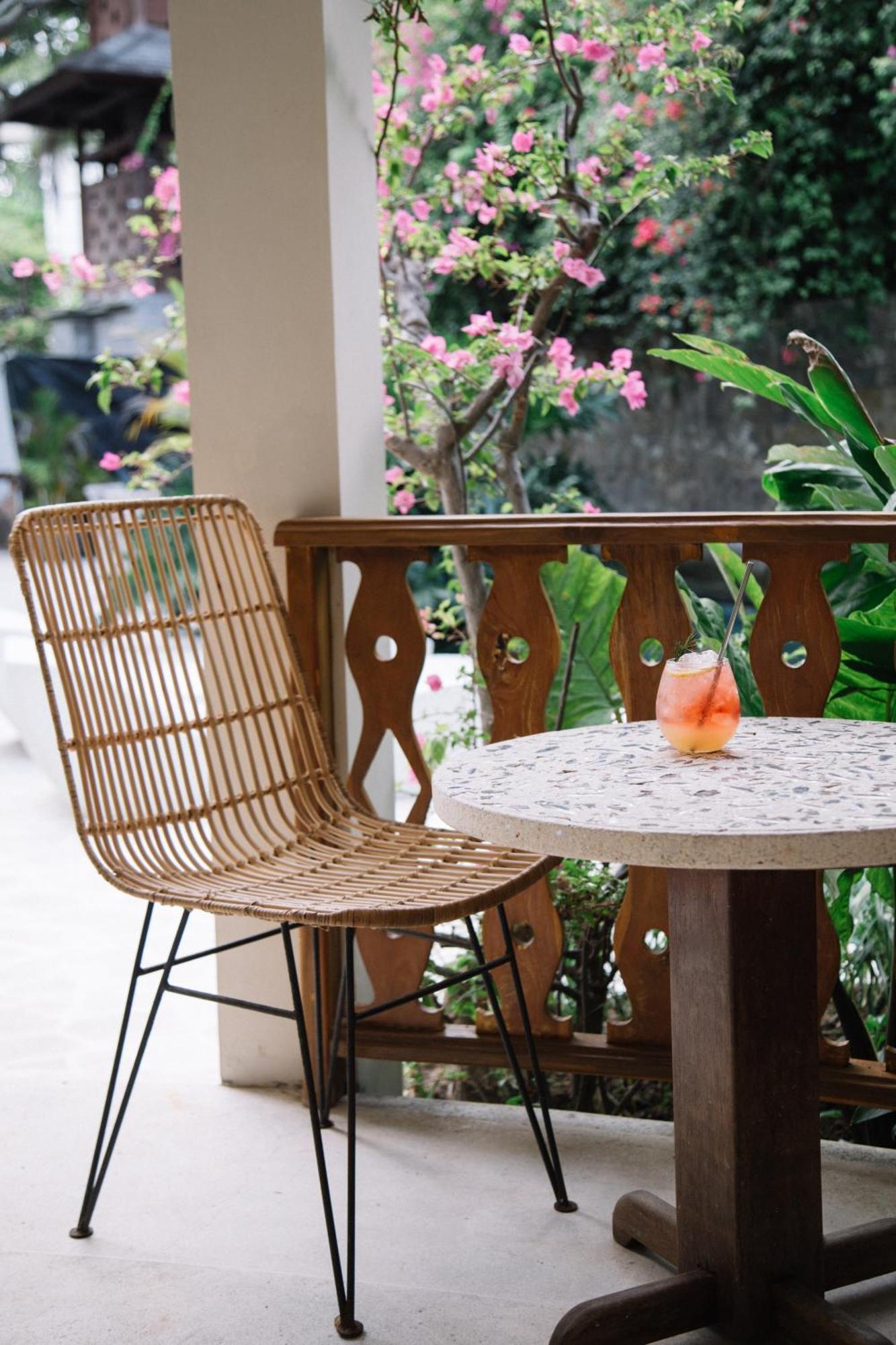 Kresna By The Sea By Kresna Hospitality Hotel เซมินยัค ภายนอก รูปภาพ