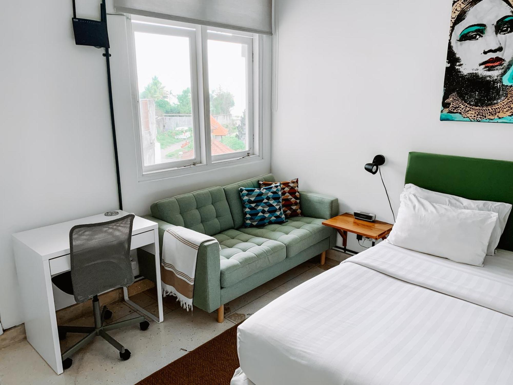 Kresna By The Sea By Kresna Hospitality Hotel เซมินยัค ภายนอก รูปภาพ